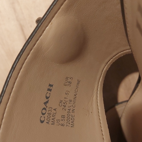 Coach Black Sandals/ Sz 8.5 B/Mint Condition - Picture 7 of 7